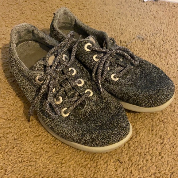 Allbirds tennis shoe - Picture 1 of 5